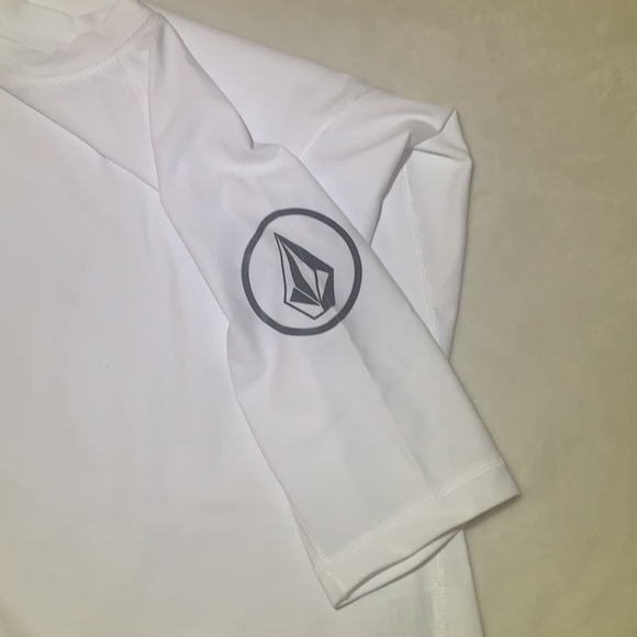 Volcom rashguard, fitted Men’s Medium, color white - Picture 2 of 5